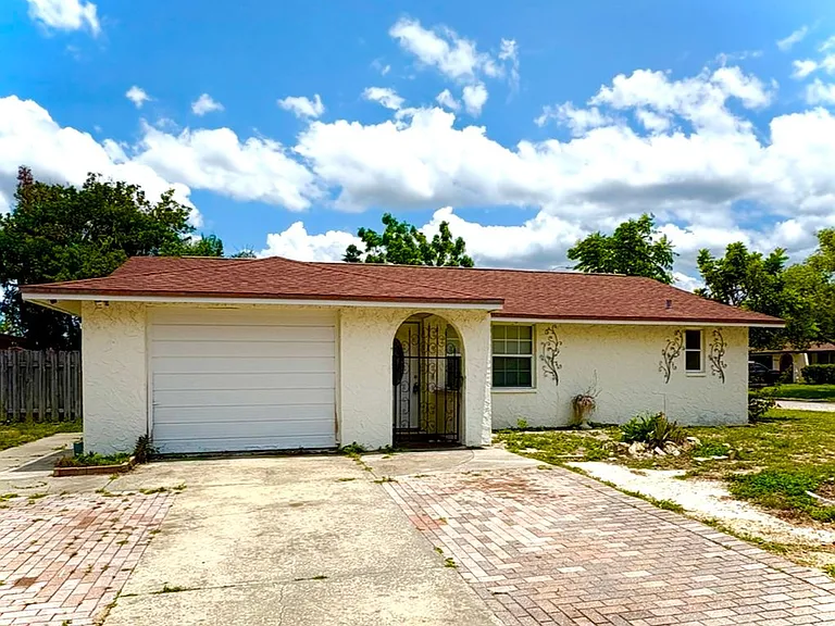 6707 Lenoir Dr — Photo 1