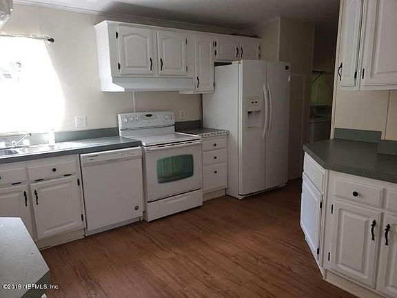 5th image of 211 Ivanhoe Dr