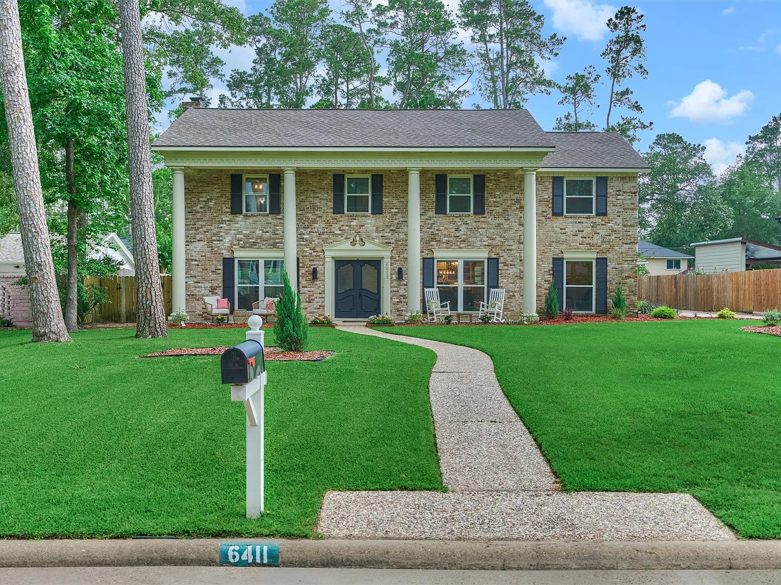 4 bed, 2.5 bath, 2680 sqft, $3,500 — Photo 2