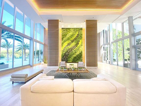 2nd image of 16385 Biscayne Blvd Unit 716