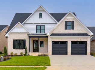 1181 Maple Chase Ln, Winston Salem, NC 27106