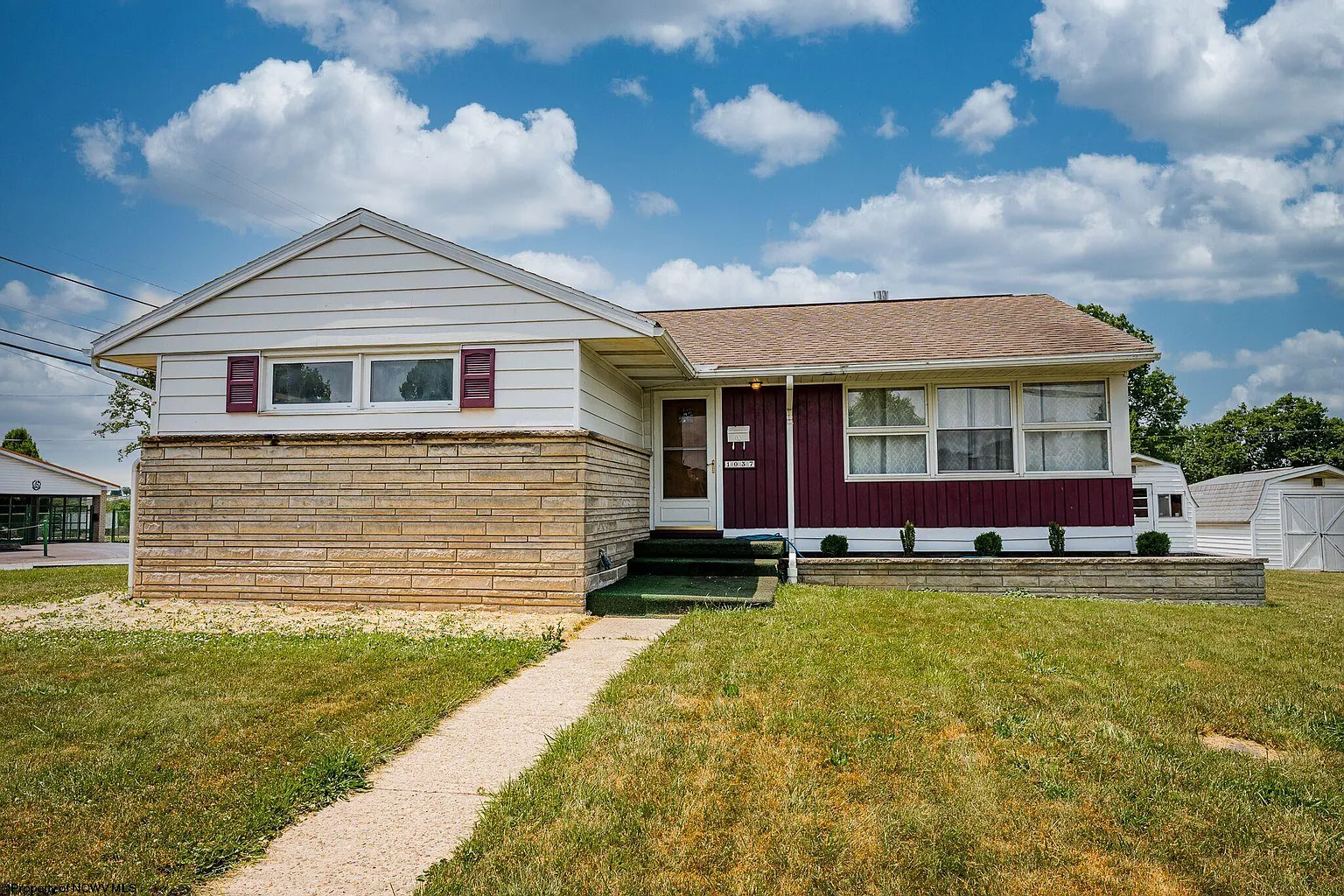1037 Windsor Ave photo 1