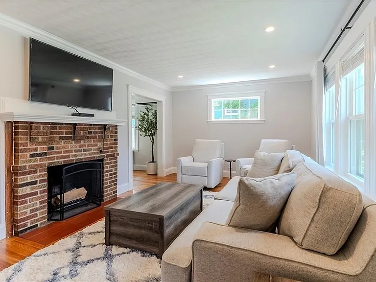 37 Sanborn Ave #SF — Photo 7