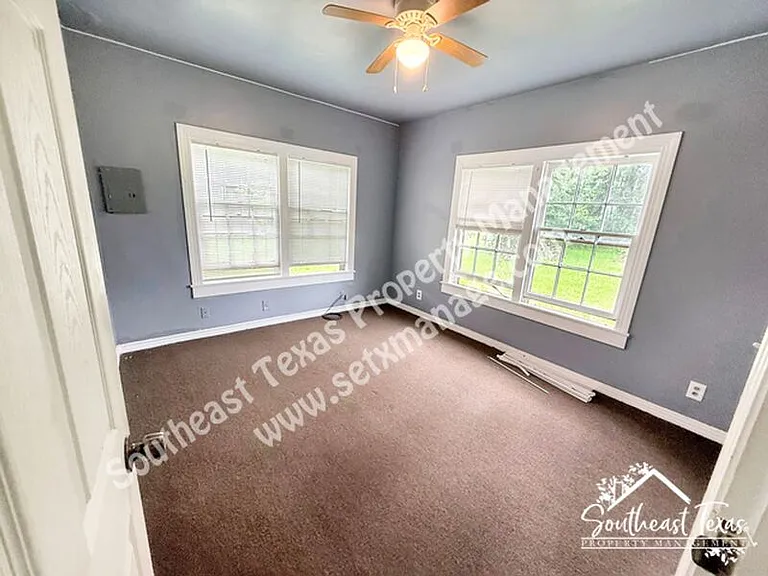 3255 Charles St — Photo 8