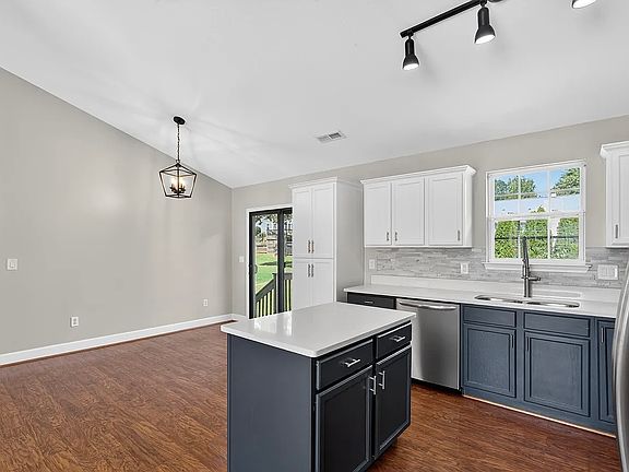 2nd image of 34 Spring Fellow Ln