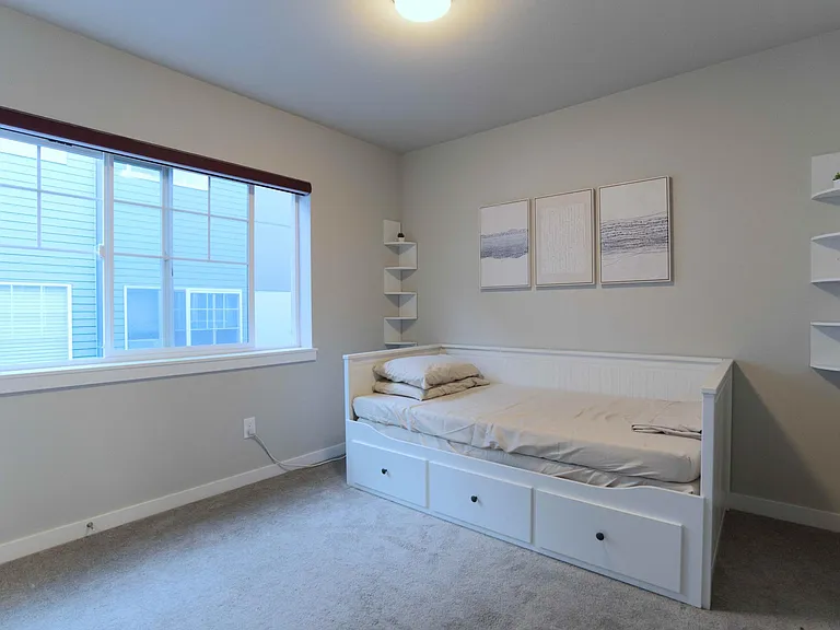 2728 S Andover St — Photo 11