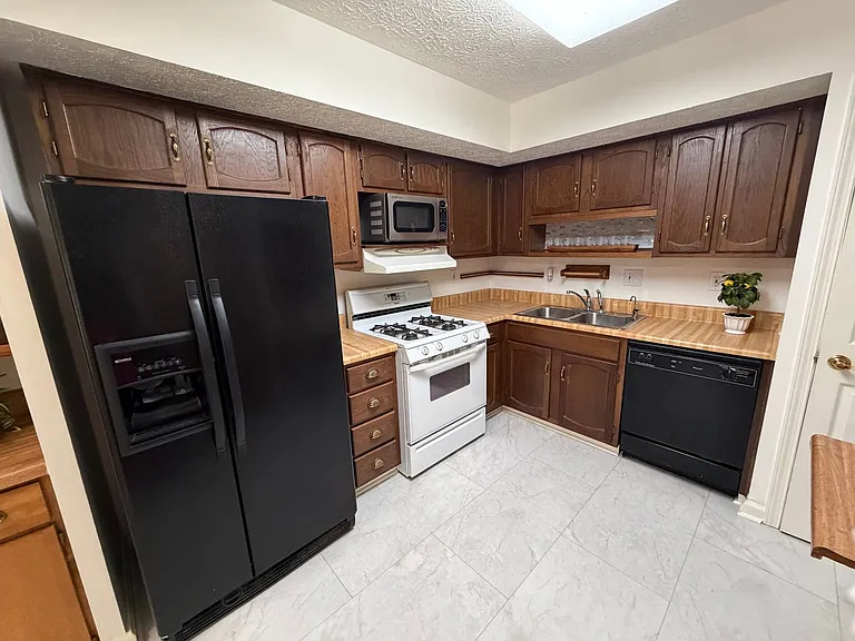 878 Lake Hollow Blvd SW — Photo 6