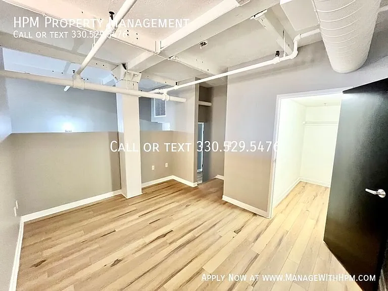 1133 W 9th Street — Photo 5