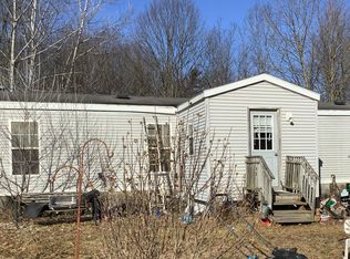 15201 W Almy Rd, Howard City, MI 49329