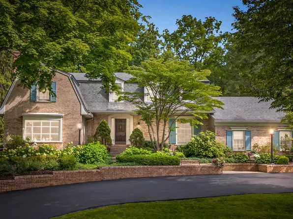 4279 Stoneleigh Rd, Bloomfield Hills, MI 48302