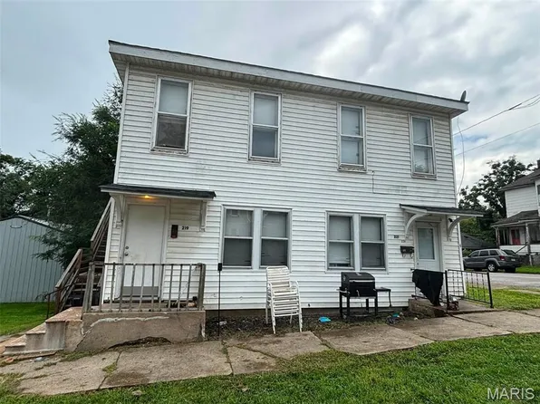 219-221 N 7th St, Hannibal, MO 63401