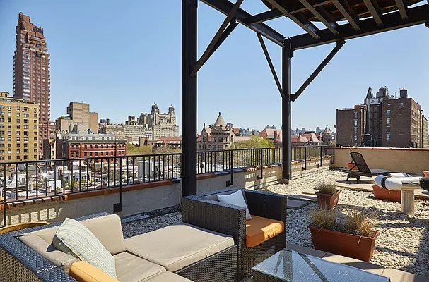 Sold by Stribling | media 17