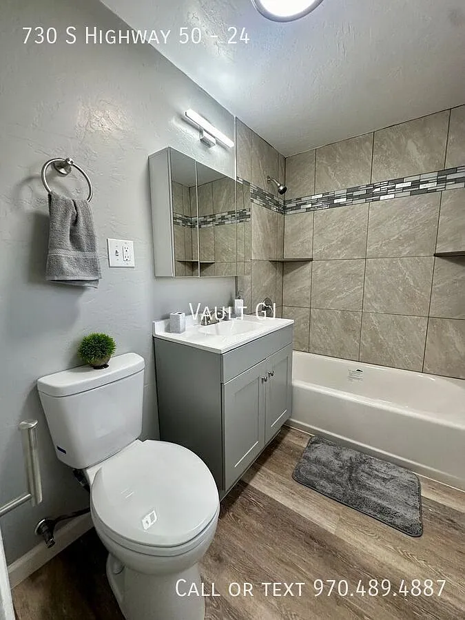 Updated Unit with Hard floors! Utilities included — Photo 2