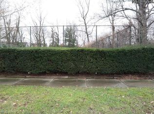 Derbyshire Rd, Cleveland, OH 44106