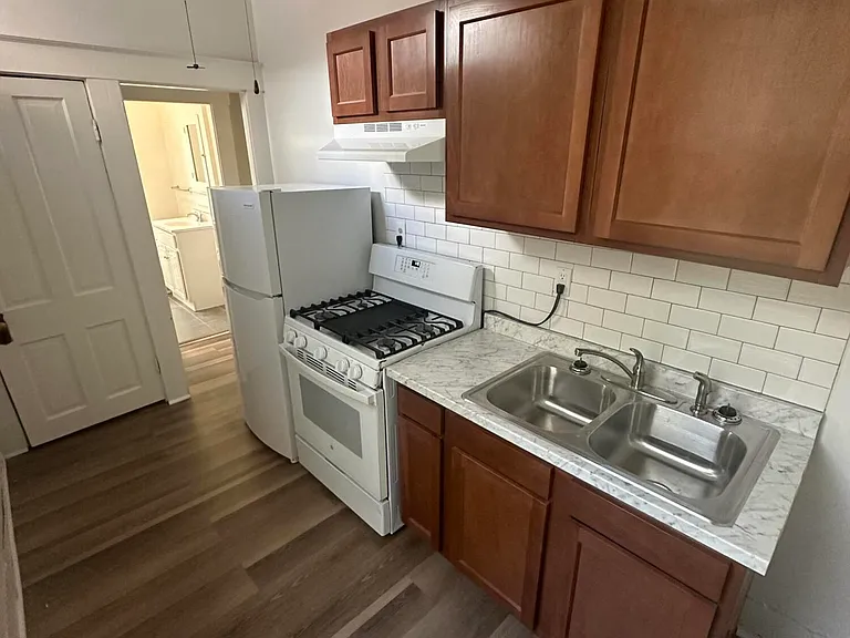 1215 S 1st St #3 — Photo 6