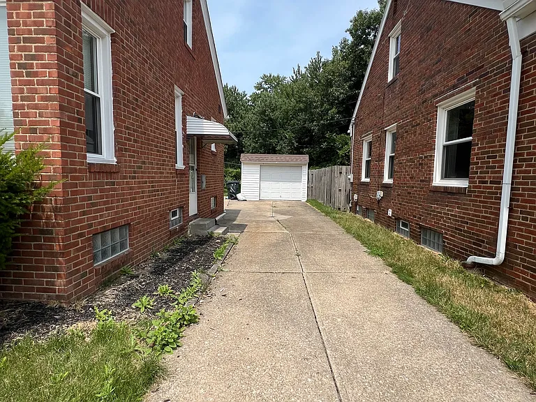 11915 E Granger Rd — Photo 27