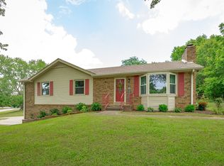 809 Laurel Dr, Clarksville, TN 37043