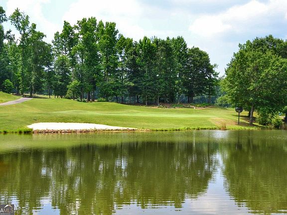 3rd image of 1652 Red Cedar Rd