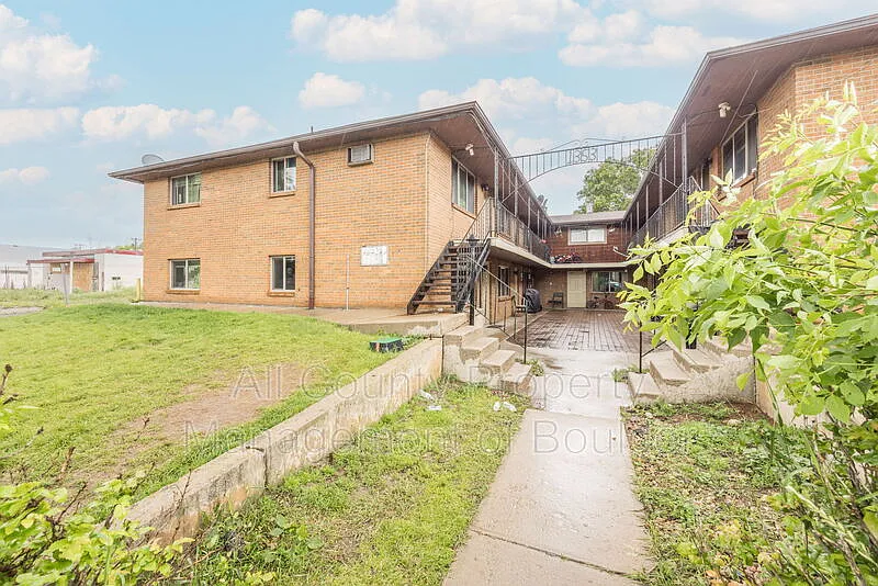 1 bed, 1.0 bath, 500 sqft, $1,235 — Photo 2