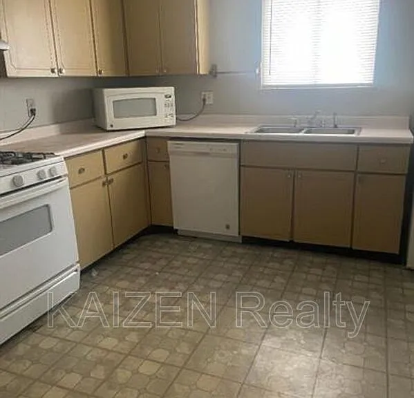 151 N Belvedere Blvd #16 — Photo 7