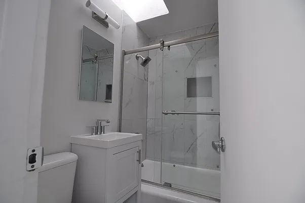 Rented by Bohemia Realty Group | media 27