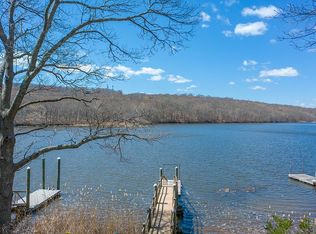 24 Woodsia Rd, Saunderstown, RI 02874