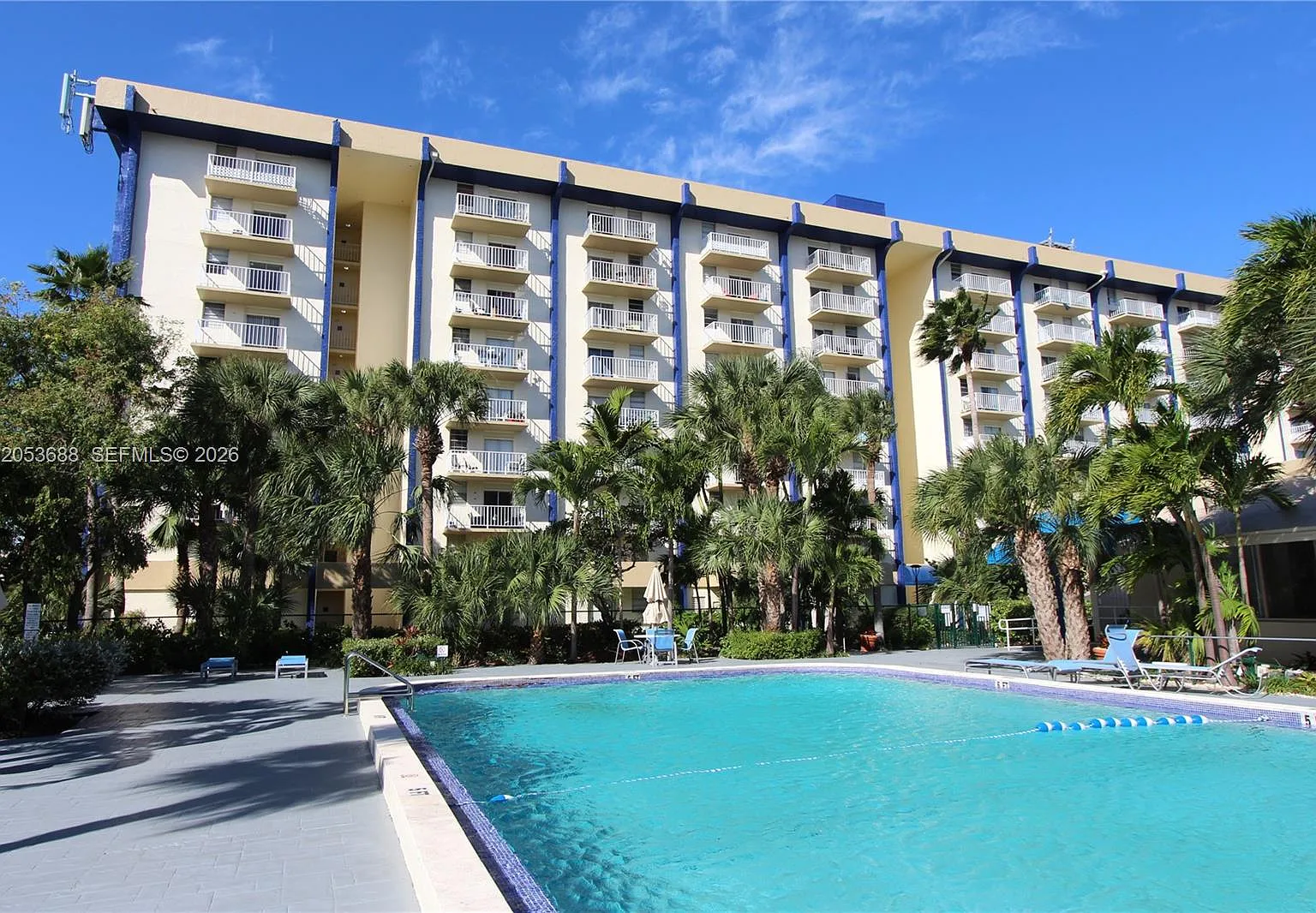 Yolanda Villas Condo — Photo 1