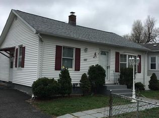 127 Melville St, Springfield, MA 01104
