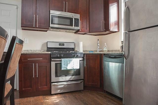 1st image of 919 N Damen Ave #2R