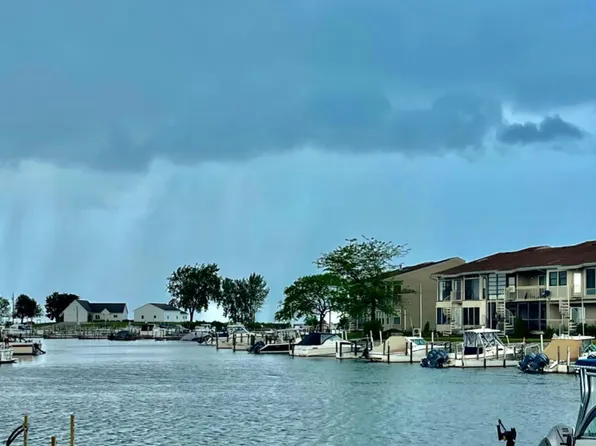 6516 N Harris Harbor Dr, Oak Harbor, OH 43449