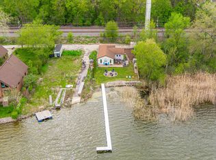 40492 N Lambert Dr, Antioch, IL 60002