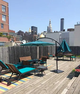 Rented by R New York | media 9