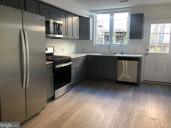 3rd image of 815 Tasker St