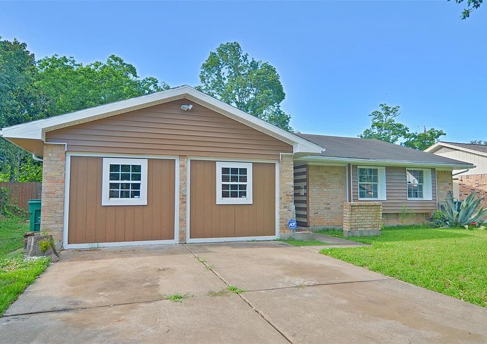 1st image of 1724 Dolphin Dr