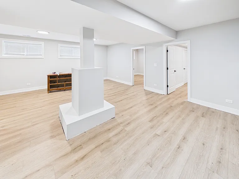 2401 S Homan Ave — Photo 5