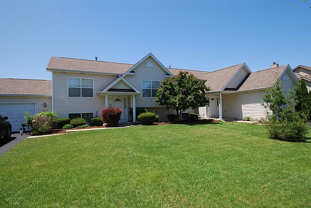 1st image of 945 Crestville Ct