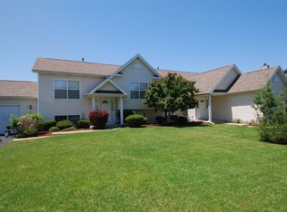 945 Crestville Ct, Gurnee, IL 60031