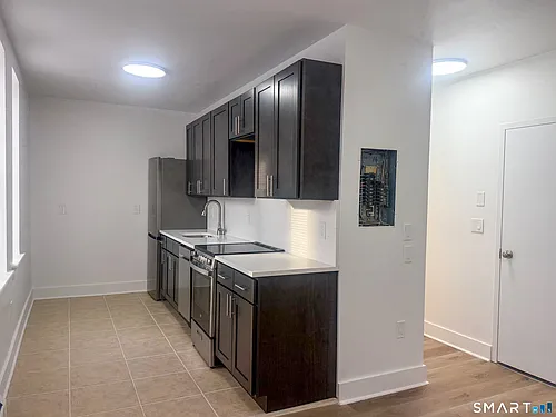 575 Bank St Photo 1