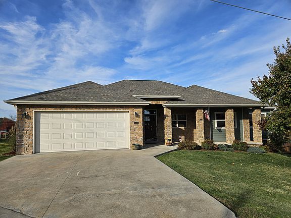 4th image of 1107 Lake Road Drive