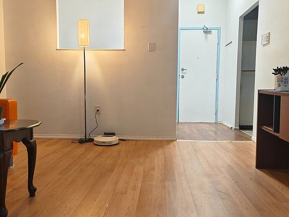 5th image of 4064 Lawrence Ave E #606