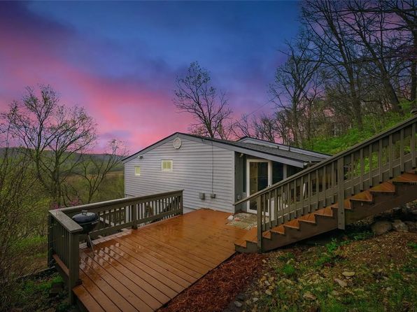 674 Meramec Dr, Ballwin, MO 63021