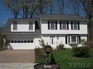 3 Hawk Ln, Poughkeepsie, NY 12601