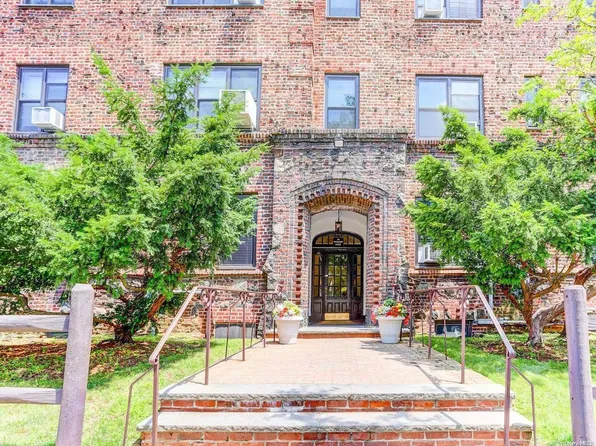 141 Wyckoff Place #4E, Woodmere, NY 11598