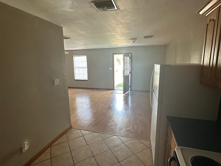 312 Veterans Ave #15 — Photo 3