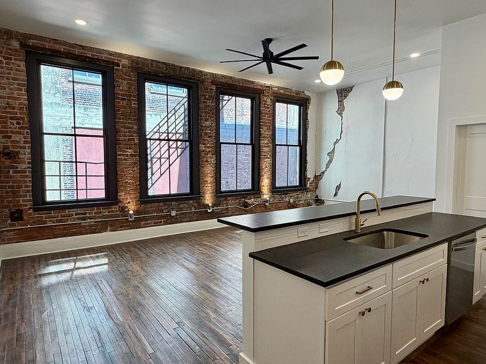 1st image of 325 N Superior St #302