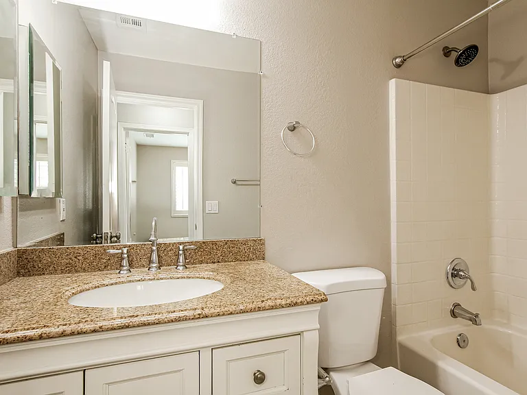8645 W Paradise Dr — Photo 11
