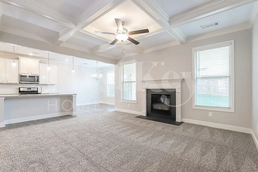4 bed, 3.0 bath, 2813 sqft, $3,125 — Photo 3