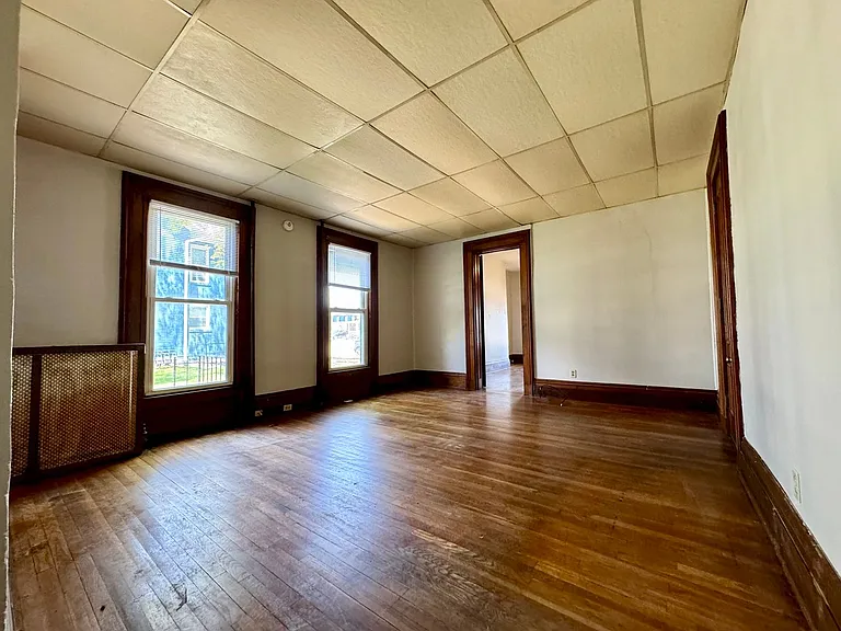 628 N Main St — Photo 3