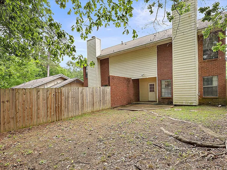 221 Brendalwood Blvd — Photo 27