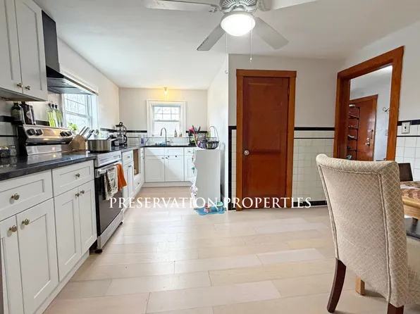 77 Dale St #2, Waltham, MA 02451
